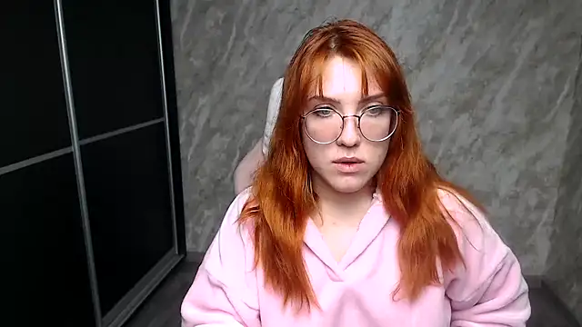 Reginasmilee élő XXX-chatje