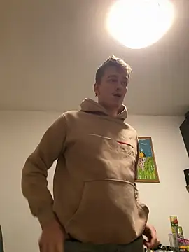 Toyjungee élő XXX-chatje