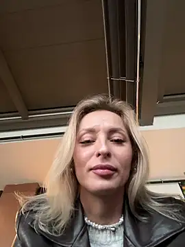 VikaBunny1 Adlı Modelin Canlı XXX Sohbeti