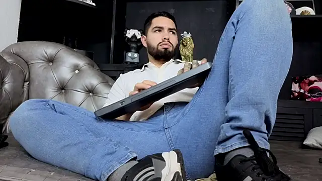 matteosantos 现场XXX聊天