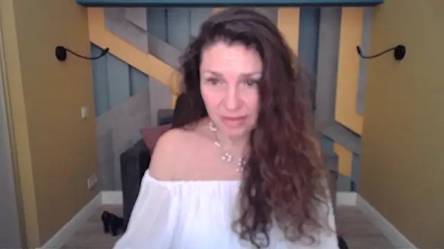 EllaLongのライブXXXチャット