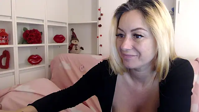 _karolynesyera_ Webcam show