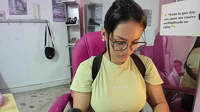 دردشة CAMILA--REY الجنسية المباشرة