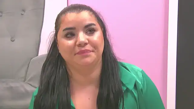 BustyMadison élő XXX-chatje