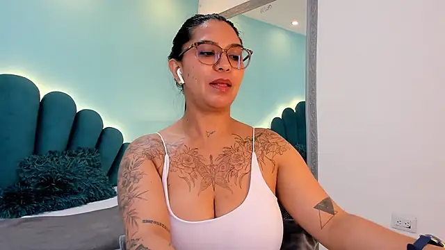 sharlott18: онлайн-секс-чат