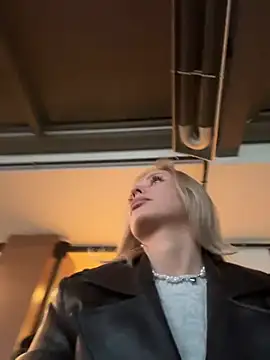 VikaBunny1のライブXXXチャット