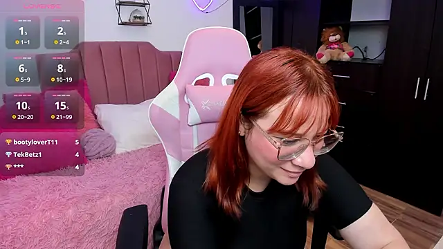 Nina_curves: онлайн-секс-чат