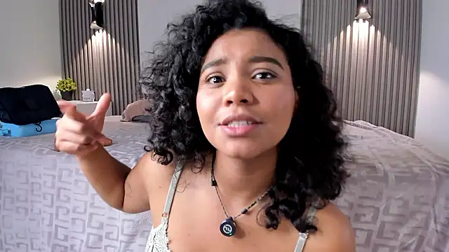 ZafiiraaのライブXXXチャット