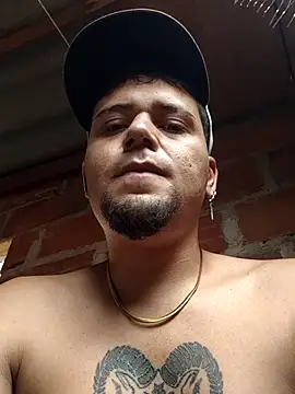 Pokazy przed kamerką – HallowedMilan