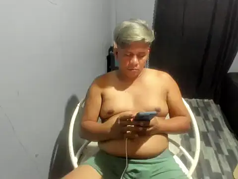 Clark_Asian Pertunjukan Webcam