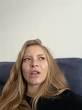 AnastasiaAniess élő XXX-chatje