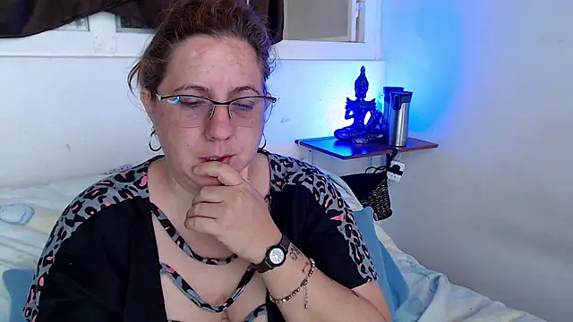 katie_joness_ Live XXX Chat