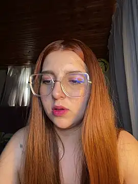 CoraVibes' Live XXX Chat