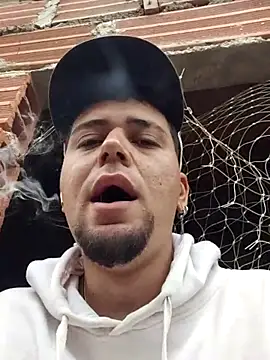 Chat XXX en directo de HallowedMilan