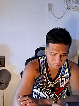 Felix_Asher Chat XXX in diretta