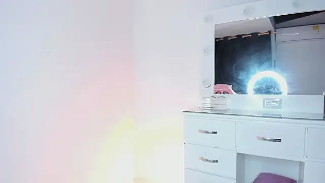 Онлайн чат XXX lovingdarcy_