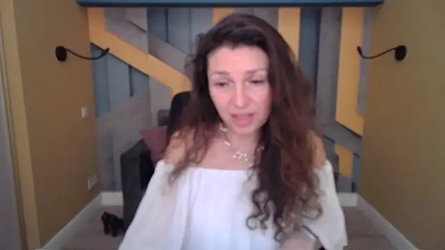 Chat XXX en directo de EllaLong