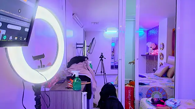 Chat XXX en directo de Leslie_Bussh_