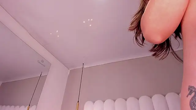 EmilyMiller_22 Live XXX-Chat