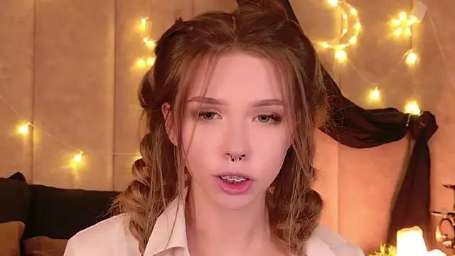 Sierra_Fane élő XXX-chatje