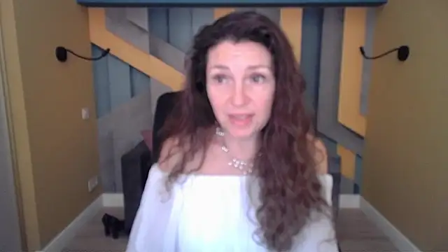 Онлайн чат XXX EllaLong