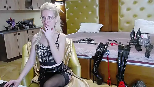 DomCaprissen Live XXX chat