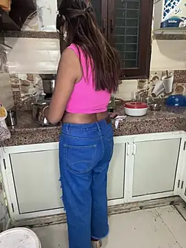 Chatroom XXX en direct de CUTI-NAINA