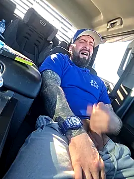 Beardedtattood: онлайн-секс-чат