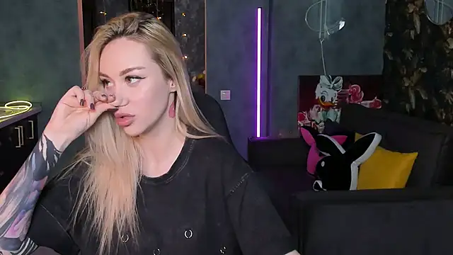 Blckmirrorr élő XXX-chatje