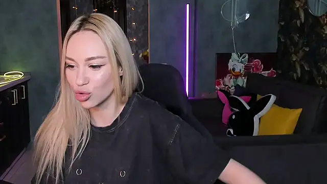 Blckmirrorr Adlı Modelin Canlı XXX Sohbeti