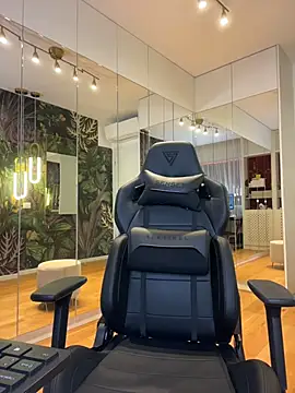 MileySin1111 live XXX chat