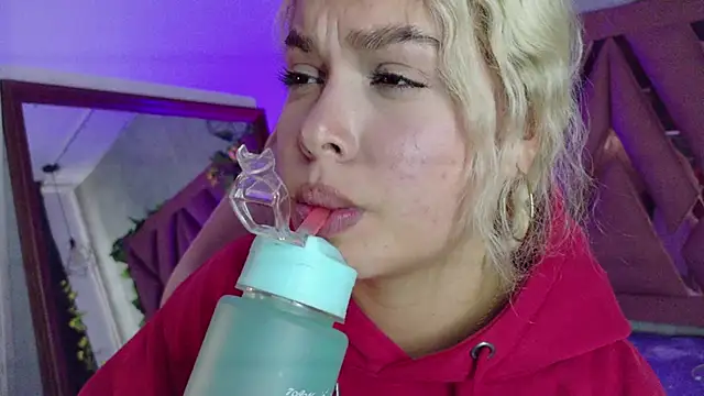 Haelycute: απευθείας συνομιλία ΧΧΧ