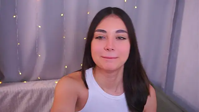 ElyseMangina: διαδικτυακό σόου στην κάμερα