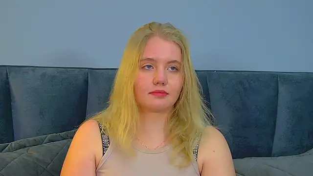 EmilyEvanseのライブXXXチャット