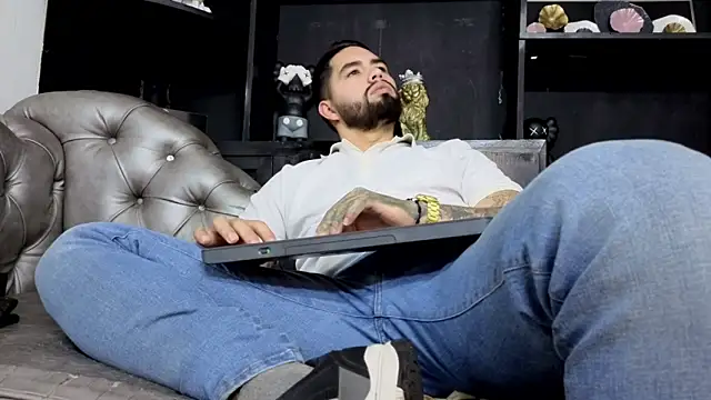 matteosantos: απευθείας συνομιλία ΧΧΧ