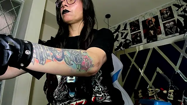 Chatroom XXX en direct de Evangelinejoness_