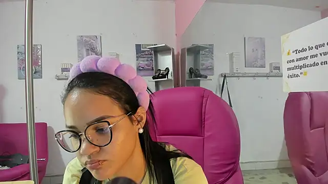 CAMILA--REY élő XXX-chatje