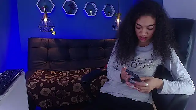 Chat +18 de Aurora_ath ao vivo