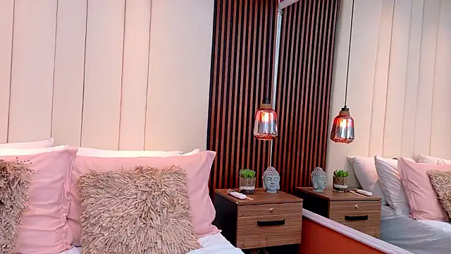 BellaConti1 Webcam show