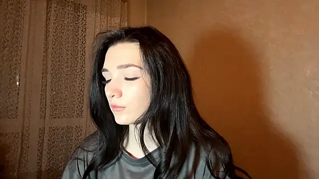 IsabellaWave Adlı Modelin Canlı XXX Sohbeti