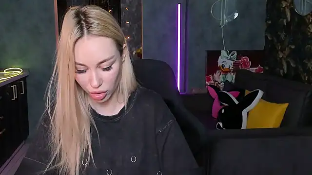 Blckmirrorr Adlı Modelin Canlı XXX Sohbeti