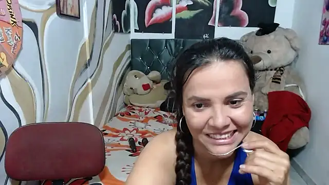 manzanahot9 Adlı Modelin Canlı XXX Sohbeti