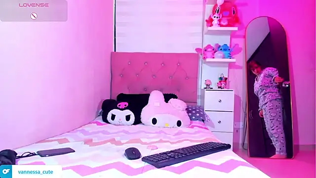 Vannessa__ShyのライブXXXチャット