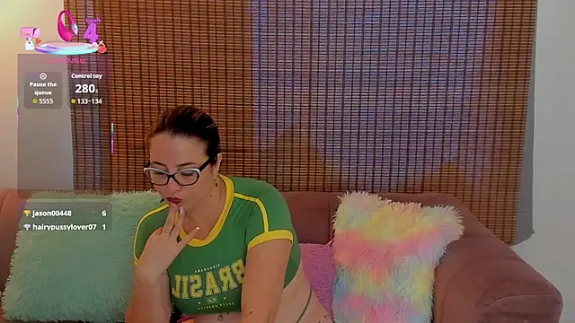 ariana_cross Adlı Modelin Canlı XXX Sohbeti