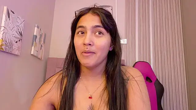 XXX chat uživo modela AlanaBlair_