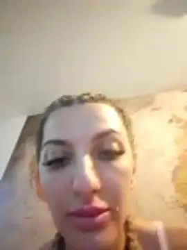 LannaQuinn Pertunjukan Webcam