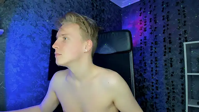 XXX chat uživo modela AlexxSweet