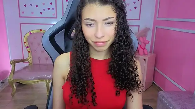 danatella_a Adlı Modelin Canlı XXX Sohbeti