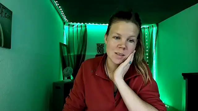 CallMeMaria: απευθείας συνομιλία ΧΧΧ