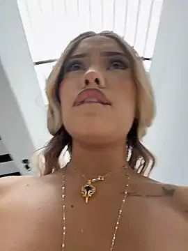 MystiqueXXX élő XXX-chatje